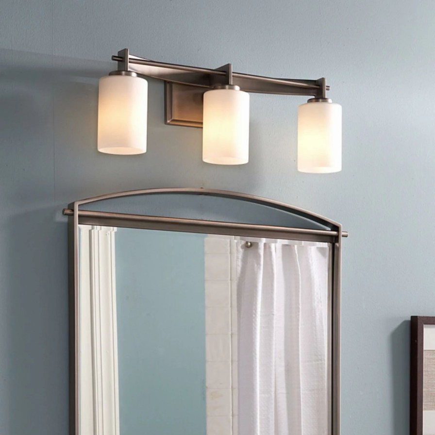 * | Outlet Modern / Contemporary Quoizel Taylor 3-Light Bath Fixture 21W In.